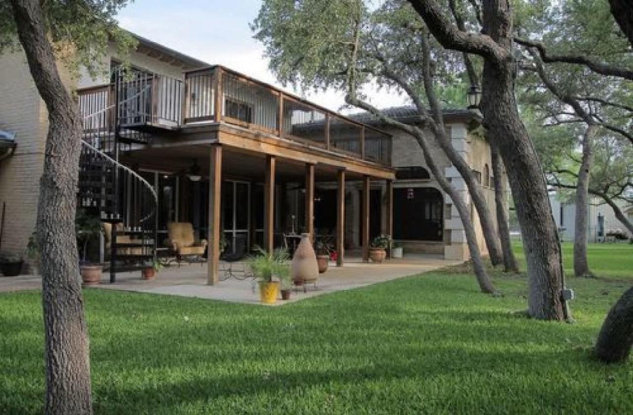 Live Oaks Bed And Breakfast Uvalde Exterior foto